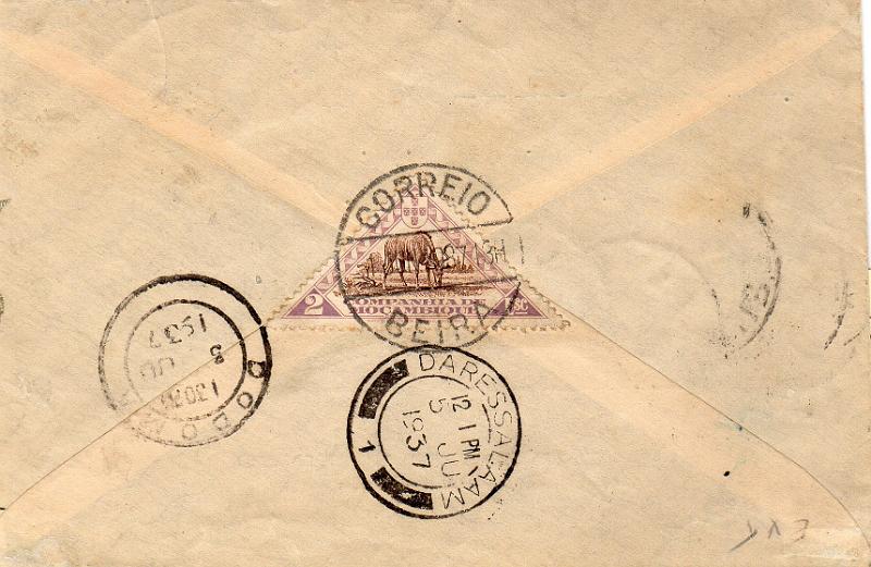 1651 v.jpg -     Lote:    1651 (verso)                   Descrição:         1918/37 &mdash; Motivos locais + Inauguração do Correio Aéreo (tipo retangular). Sobrescrito circulado por via aérea da Beira (01.06.37) para Daressalam (05.06.37) com trânsito por Dodoma (03.07.37), com selos de 30C, 50C, 2E e 50C CE156, 158, 187 e CA18. Interessante destino aéreo.        Carta       Valor Base:     &euro; 15,00     Valor Venda:     &euro;      